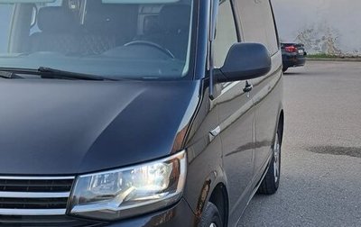 Volkswagen Caravelle T6 рестайлинг, 2017 год, 2 490 000 рублей, 1 фотография