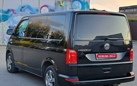 Volkswagen Caravelle T6 рестайлинг, 2017 год, 2 490 000 рублей, 2 фотография