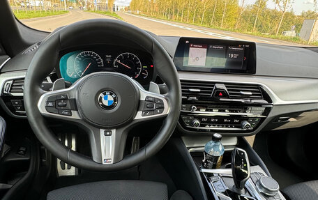 BMW 5 серия, 2019 год, 3 990 000 рублей, 3 фотография