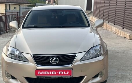 Lexus IS II рестайлинг 2, 2006 год, 1 350 000 рублей, 1 фотография