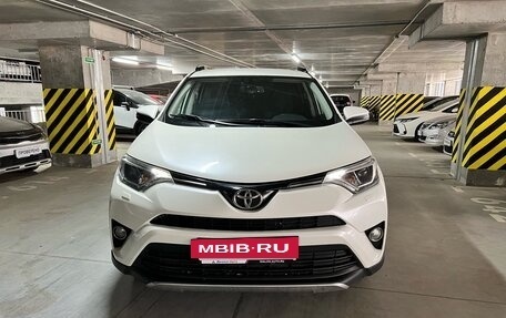 Toyota RAV4, 2016 год, 2 549 000 рублей, 2 фотография