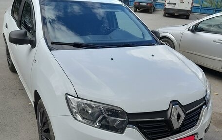 Renault Logan II, 2019 год, 820 000 рублей, 1 фотография