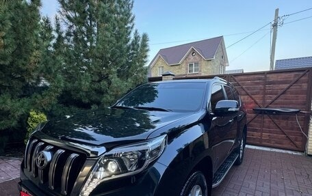 Toyota Land Cruiser Prado 150 рестайлинг 2, 2016 год, 4 600 000 рублей, 3 фотография