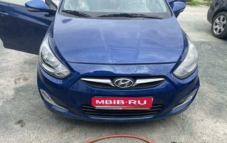 Hyundai Solaris II рестайлинг, 2012 год, 650 000 рублей, 2 фотография