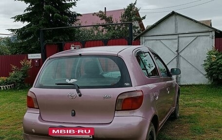 Toyota Vitz, 2000 год, 305 000 рублей, 2 фотография