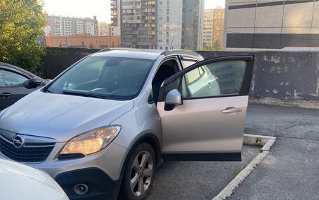 Opel Mokka I, 2014 год, 1 050 000 рублей, 2 фотография