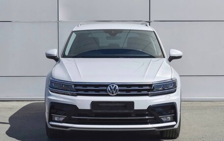 Volkswagen Tiguan II, 2020 год, 3 800 000 рублей, 2 фотография