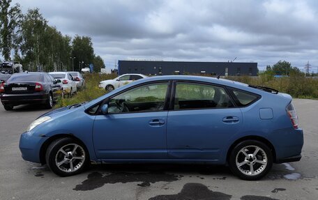 Toyota Prius, 2005 год, 650 000 рублей, 2 фотография