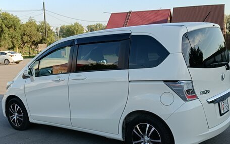 Honda Freed I, 2012 год, 1 270 000 рублей, 6 фотография