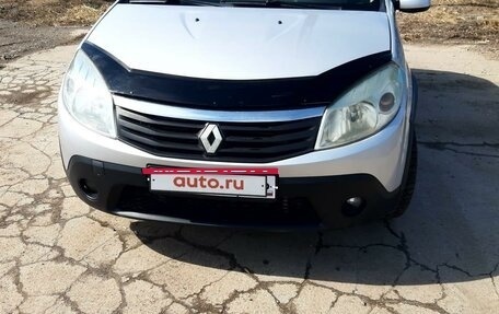 Renault Sandero I, 2013 год, 730 000 рублей, 2 фотография