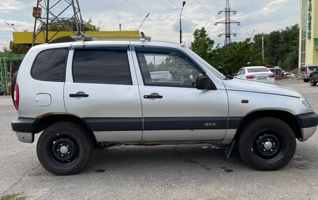 Chevrolet Niva I рестайлинг, 2004 год, 300 000 рублей, 2 фотография