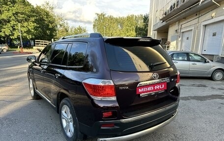 Toyota Highlander III, 2013 год, 2 520 000 рублей, 7 фотография