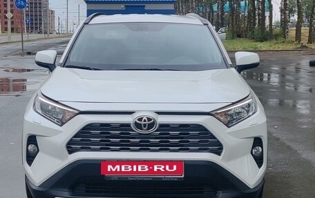 Toyota RAV4, 2021 год, 3 790 000 рублей, 2 фотография