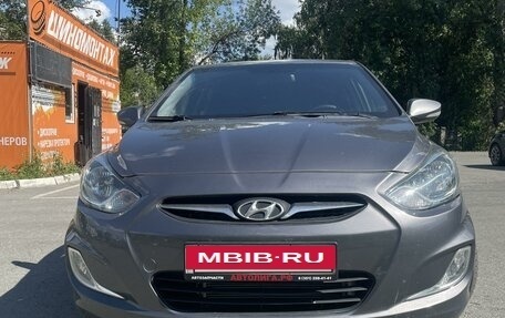 Hyundai Solaris II рестайлинг, 2011 год, 710 000 рублей, 2 фотография