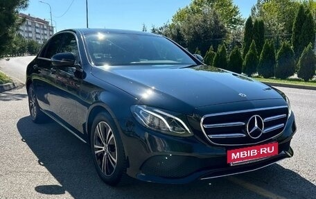 Mercedes-Benz E-Класс, 2019 год, 3 950 000 рублей, 2 фотография