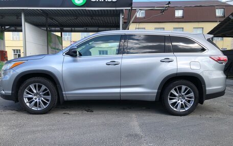 Toyota Highlander III, 2014 год, 3 170 000 рублей, 2 фотография