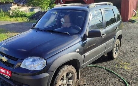 Chevrolet Niva I рестайлинг, 2012 год, 695 000 рублей, 3 фотография