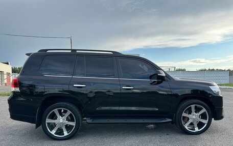 Toyota Land Cruiser 200, 2018 год, 8 550 000 рублей, 5 фотография