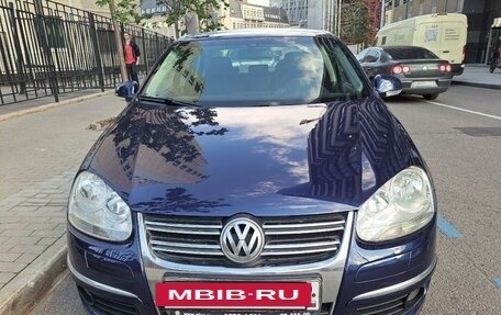 Volkswagen Jetta VI, 2009 год, 800 000 рублей, 2 фотография