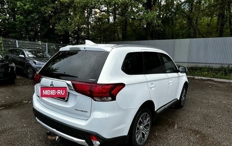 Mitsubishi Outlander III рестайлинг 3, 2018 год, 2 430 000 рублей, 5 фотография