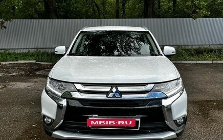 Mitsubishi Outlander III рестайлинг 3, 2018 год, 2 430 000 рублей, 1 фотография