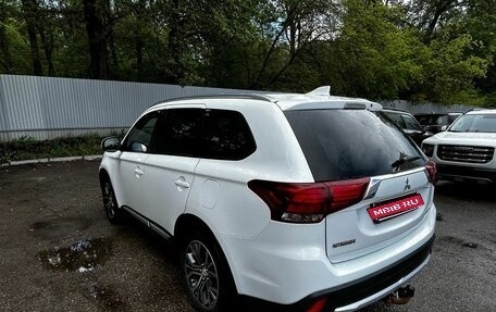 Mitsubishi Outlander III рестайлинг 3, 2018 год, 2 430 000 рублей, 3 фотография