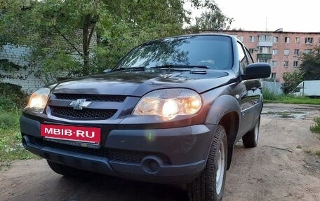 Chevrolet Niva I рестайлинг, 2018 год, 830 000 рублей, 2 фотография