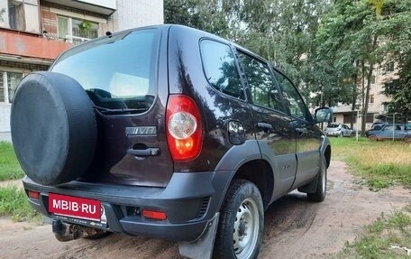 Chevrolet Niva I рестайлинг, 2018 год, 830 000 рублей, 6 фотография