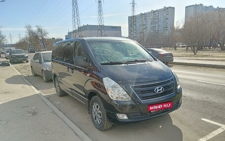 Hyundai Grand Starex Grand Starex I рестайлинг 2, 2017 год, 2 750 000 рублей, 2 фотография