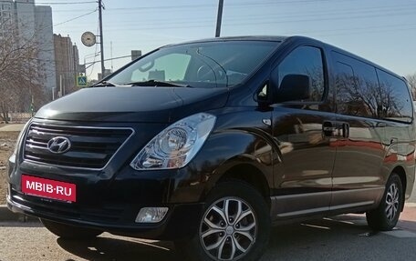 Hyundai Grand Starex Grand Starex I рестайлинг 2, 2017 год, 2 750 000 рублей, 1 фотография