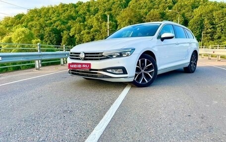 Volkswagen Passat B8 рестайлинг, 2019 год, 3 100 000 рублей, 3 фотография