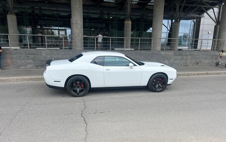 Dodge Challenger III рестайлинг 2, 2019 год, 3 350 000 рублей, 3 фотография