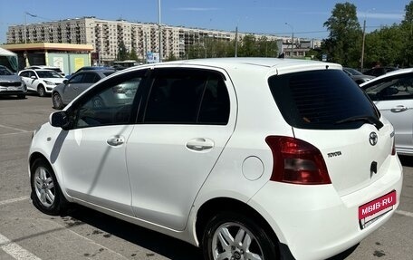 Toyota Yaris III рестайлинг, 2008 год, 785 000 рублей, 3 фотография