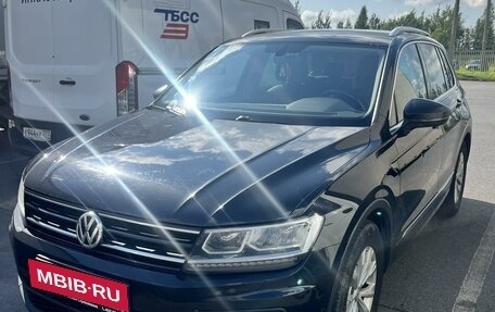 Volkswagen Tiguan II, 2017 год, 2 100 000 рублей, 2 фотография