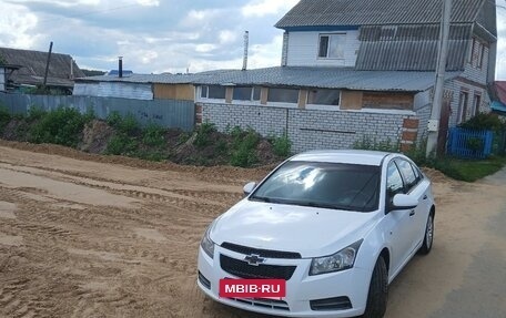 Chevrolet Cruze II, 2011 год, 700 000 рублей, 3 фотография