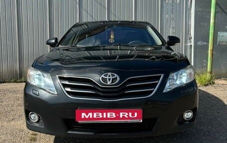 Toyota Camry, 2011 год, 1 680 000 рублей, 2 фотография