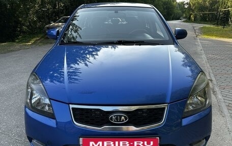 KIA Rio II, 2011 год, 650 000 рублей, 3 фотография