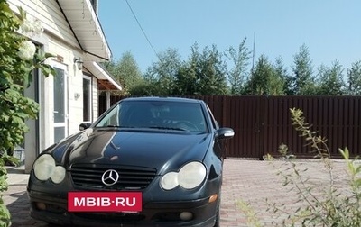 Mercedes-Benz C-Класс, 2004 год, 399 000 рублей, 1 фотография