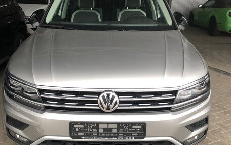 Volkswagen Tiguan II, 2018 год, 3 190 000 рублей, 2 фотография