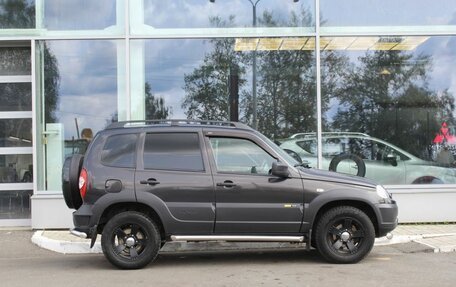 Chevrolet Niva I рестайлинг, 2017 год, 860 000 рублей, 2 фотография