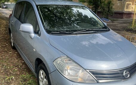 Nissan Tiida, 2010 год, 900 000 рублей, 2 фотография