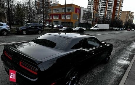 Dodge Challenger III рестайлинг 2, 2022 год, 4 400 000 рублей, 3 фотография