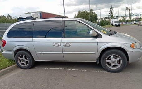 Dodge Caravan IV, 2002 год, 550 000 рублей, 2 фотография