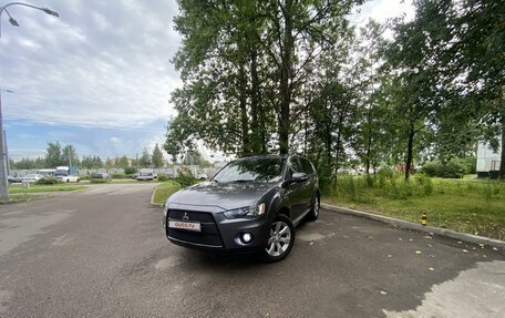 Mitsubishi Outlander III рестайлинг 3, 2010 год, 1 100 000 рублей, 3 фотография