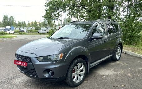 Mitsubishi Outlander III рестайлинг 3, 2010 год, 1 100 000 рублей, 2 фотография