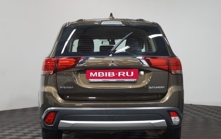 Mitsubishi Outlander III рестайлинг 3, 2018 год, 1 649 000 рублей, 5 фотография