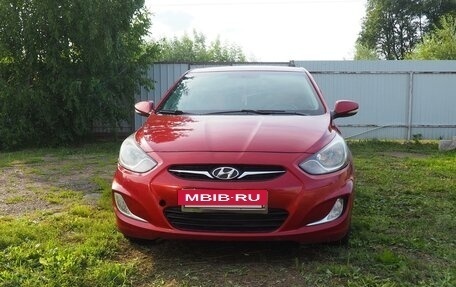 Hyundai Solaris II рестайлинг, 2011 год, 700 000 рублей, 2 фотография