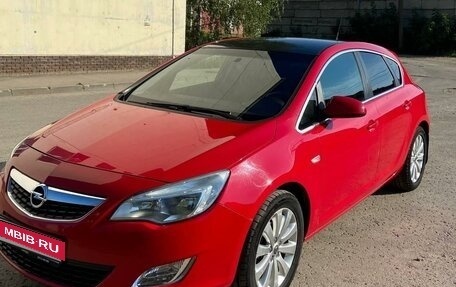 Opel Astra J, 2011 год, 830 000 рублей, 2 фотография