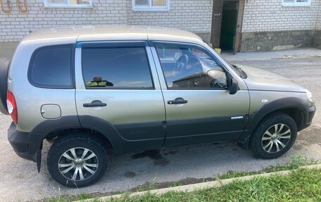 Chevrolet Niva I рестайлинг, 2011 год, 550 000 рублей, 2 фотография