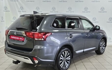 Mitsubishi Outlander III рестайлинг 3, 2020 год, 2 690 000 рублей, 4 фотография